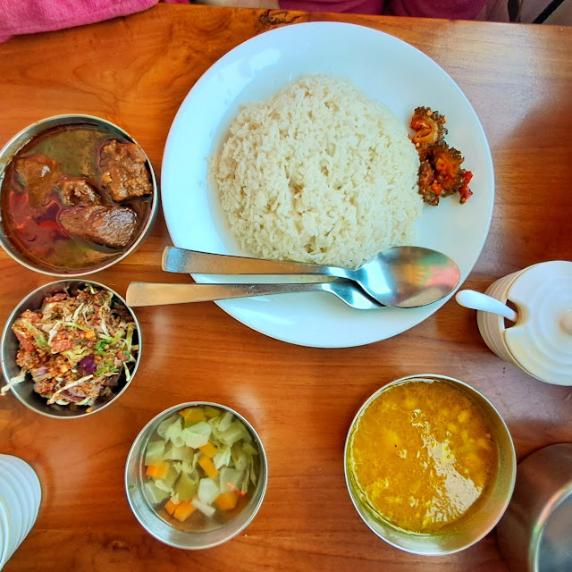Veg Thali and Aloo Chop
