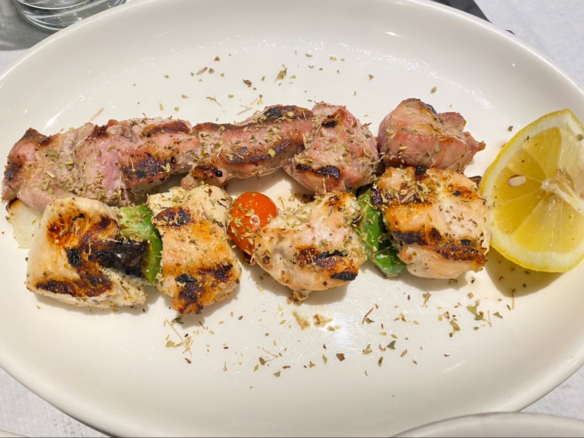 Daphne Restaurant - Photo 1