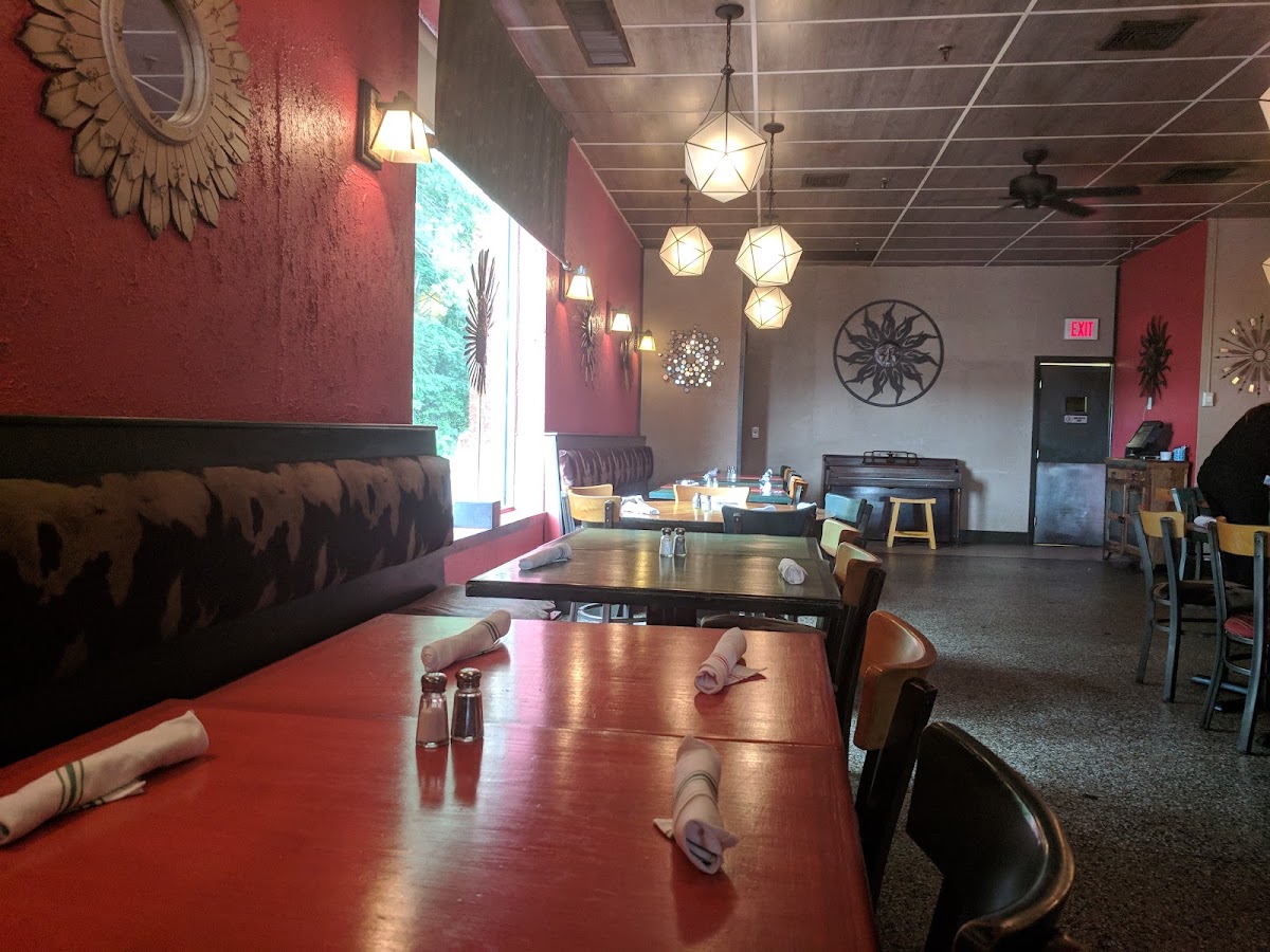 Manana Cafe - Photo 3