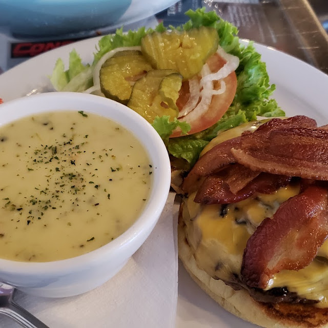 Bacon Mushroom Cheese Burger
