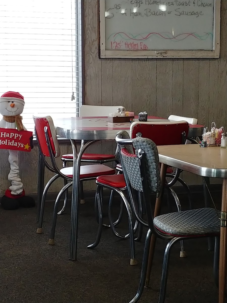 Rosalie's Restaurant - Photo 3