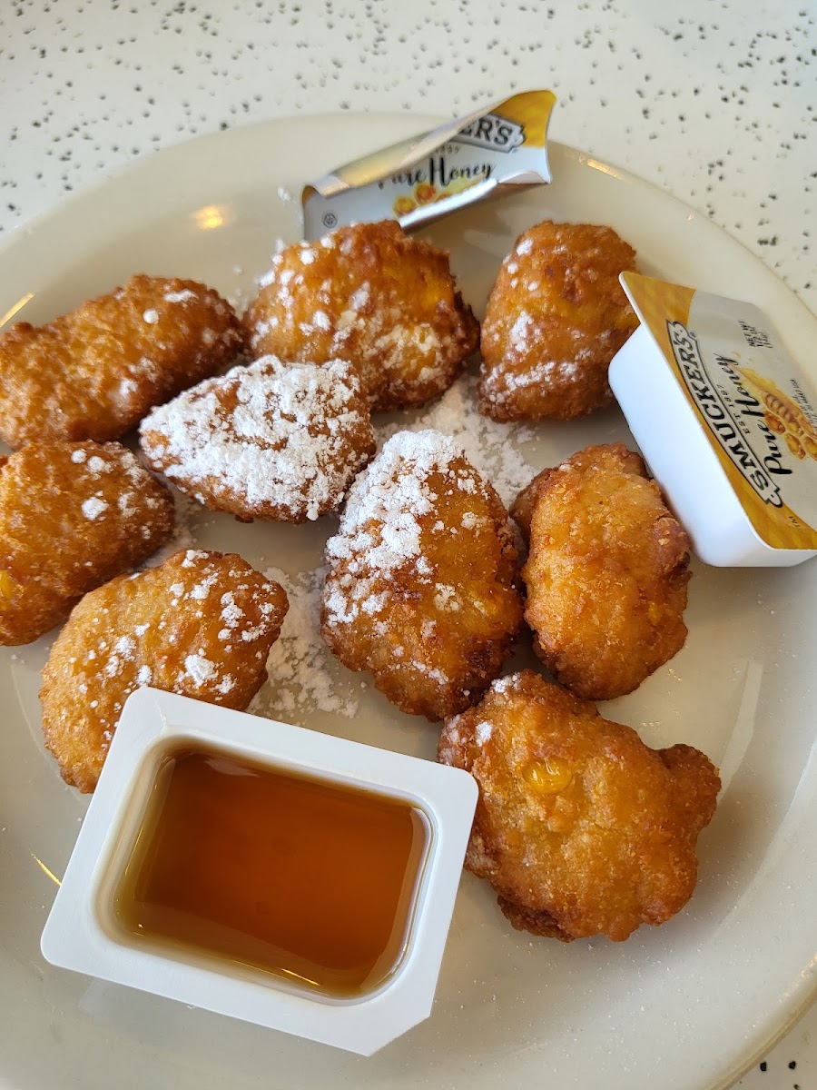 Rosalie's Restaurant - Photo 4
