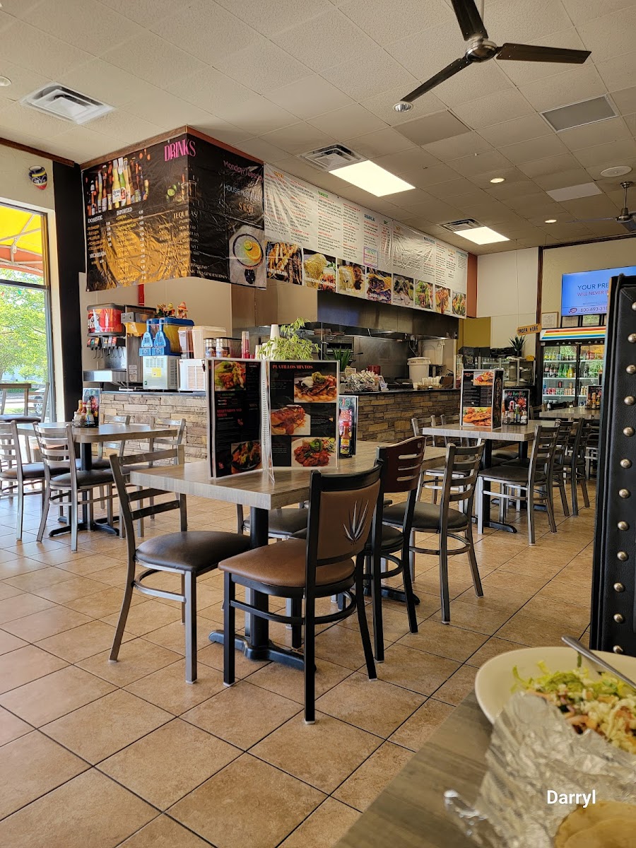 Los Burritos - Photo 3