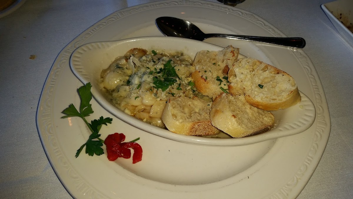 Cuccia's - Photo 3