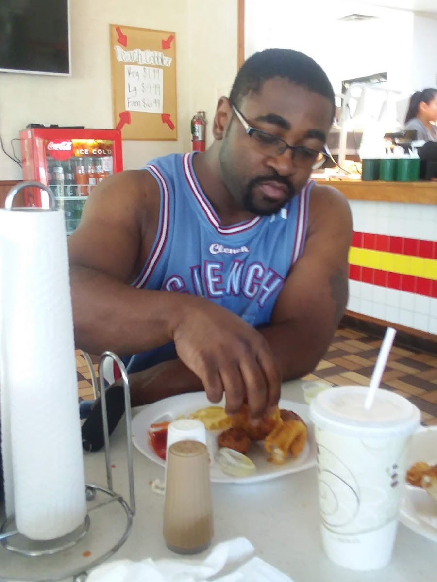 Julio's Market Chicken & Fish - Photo 5