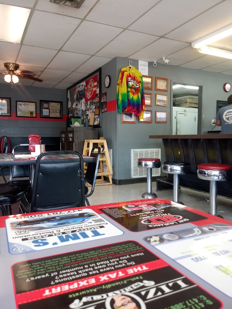 Bulldog Drive-In - Photo 6