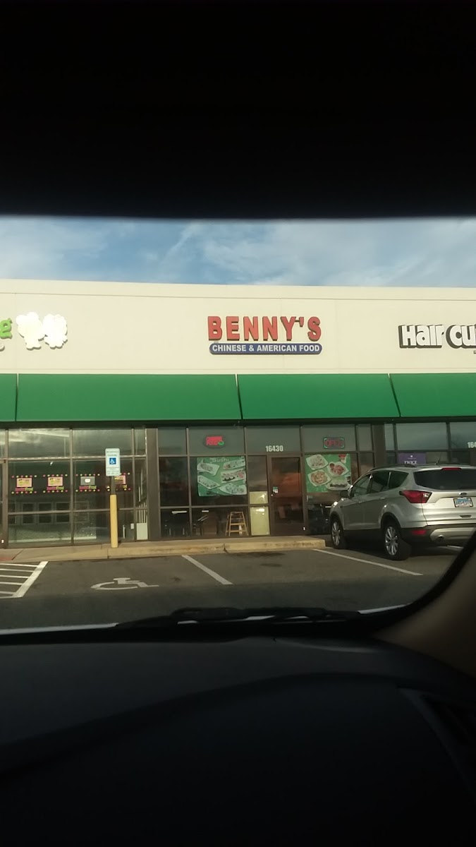 Benny's - Photo 2
