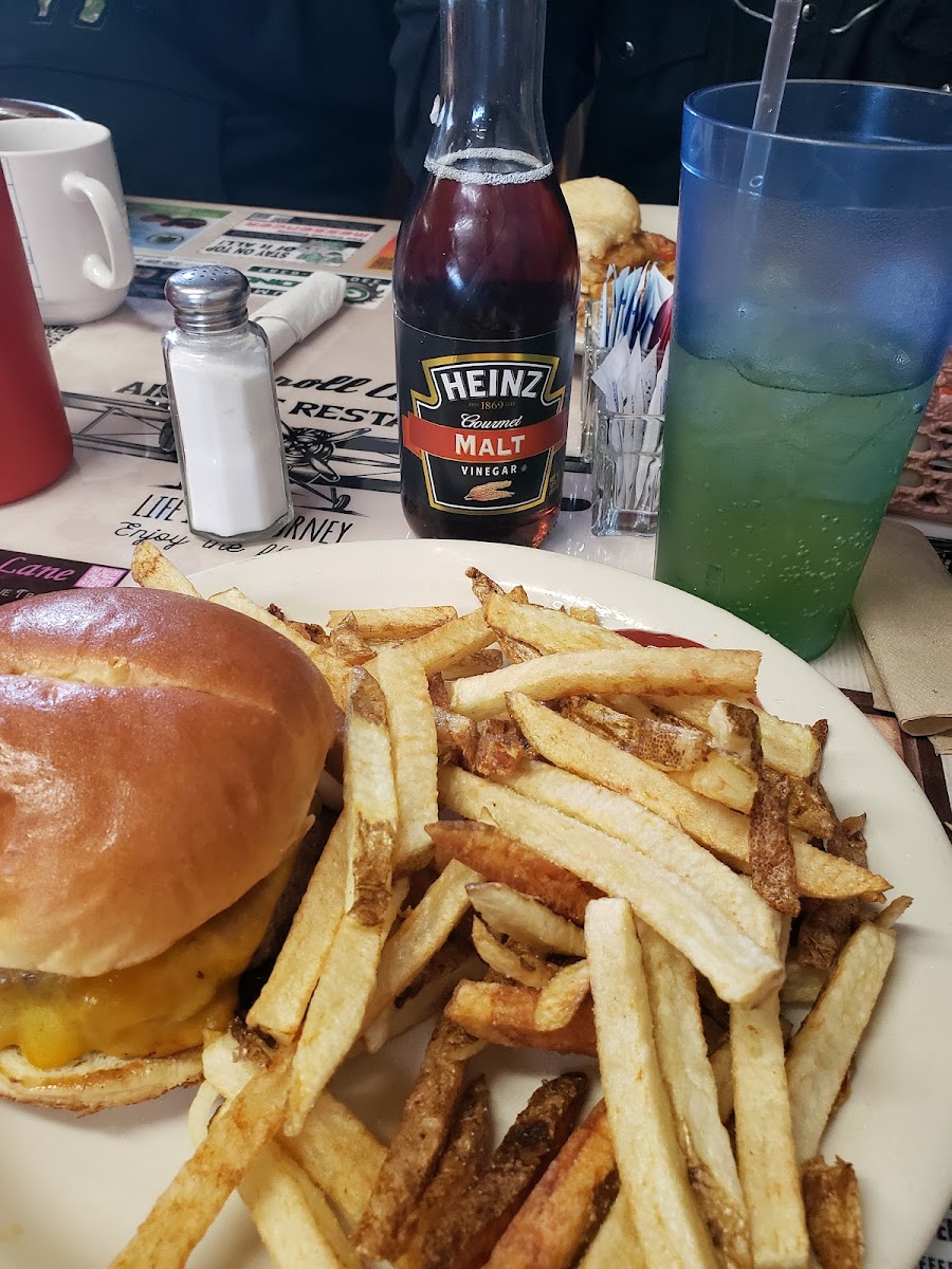 Carroll County Airport Restaurant - Photo 5