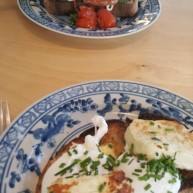 Eggs on Toast with Halloumi