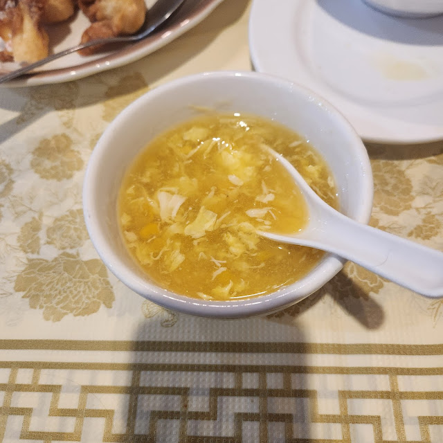 Crab Meat with Fish Maw Soup