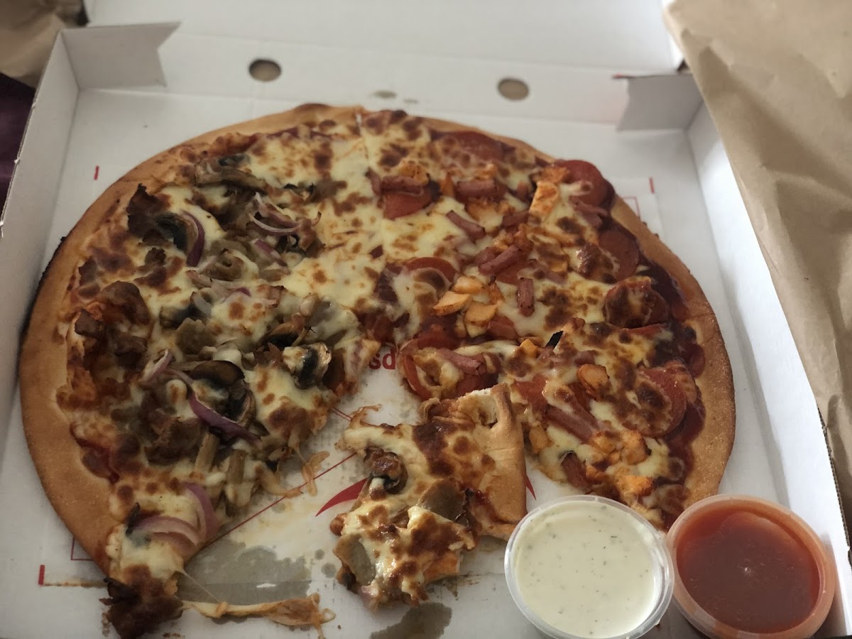 KINGSWOOD PIZZA - Photo 7