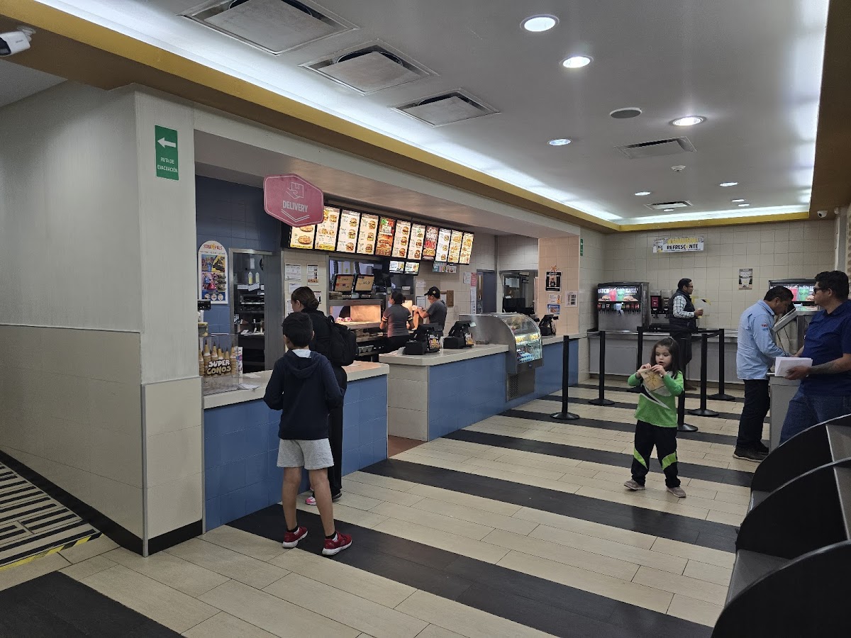 Carl's Jr. Zacatecas - Photo 2