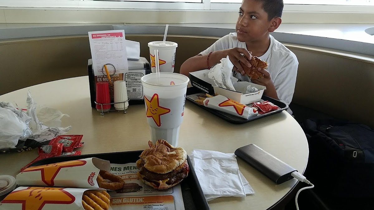 Carl's Jr. Zacatecas - Photo 5