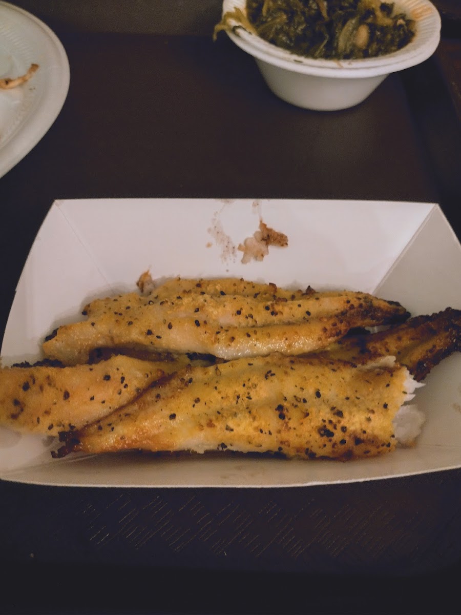 Larry's Fish House - Photo 7
