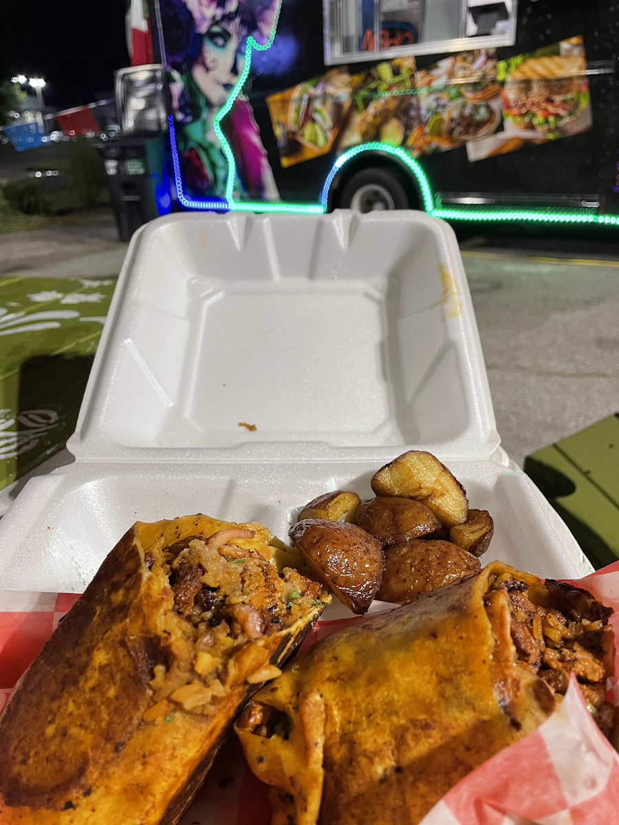 Catrinas Mexican Food Truck - Photo 7