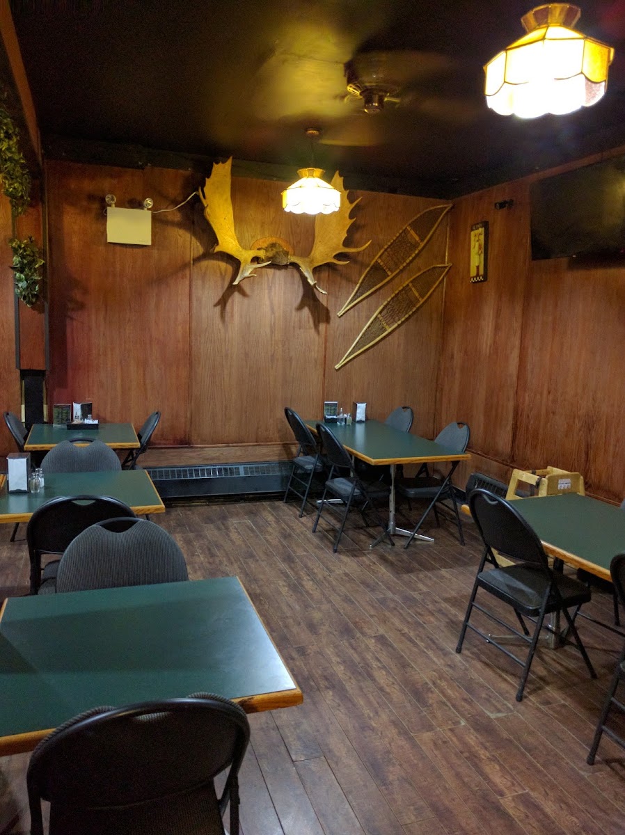 The Roost Restaurant - Photo 9