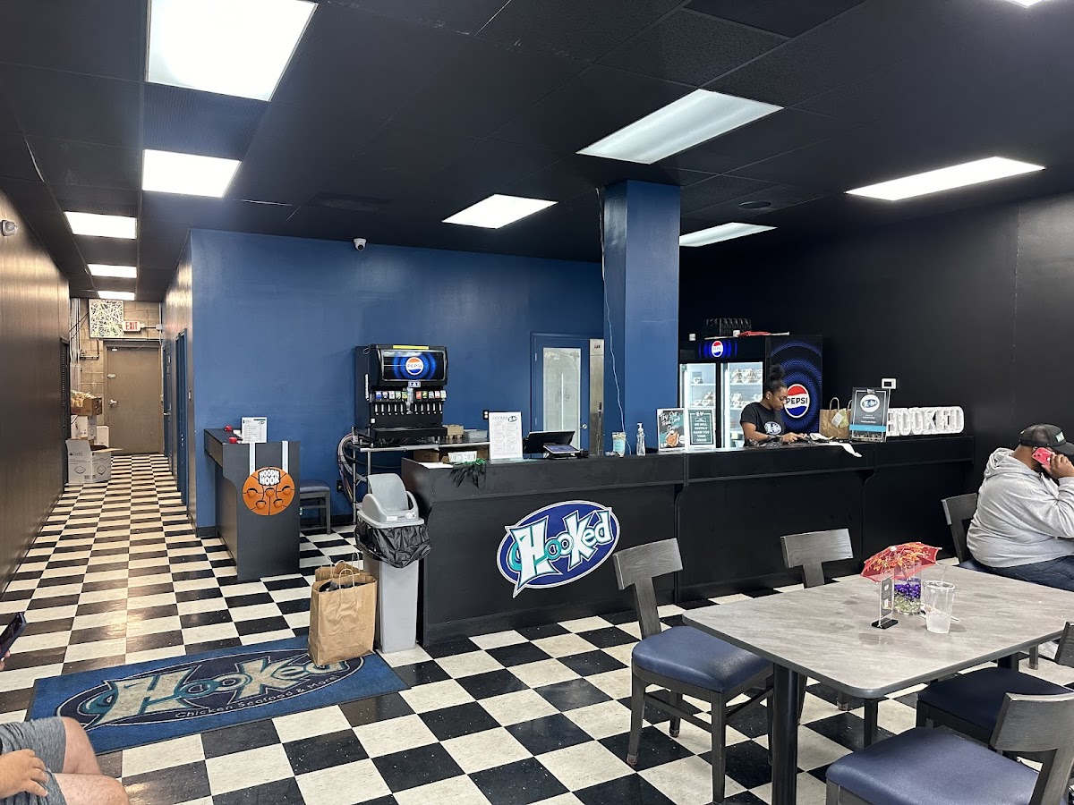 Hooked Restaurant Warrensville - Photo 2