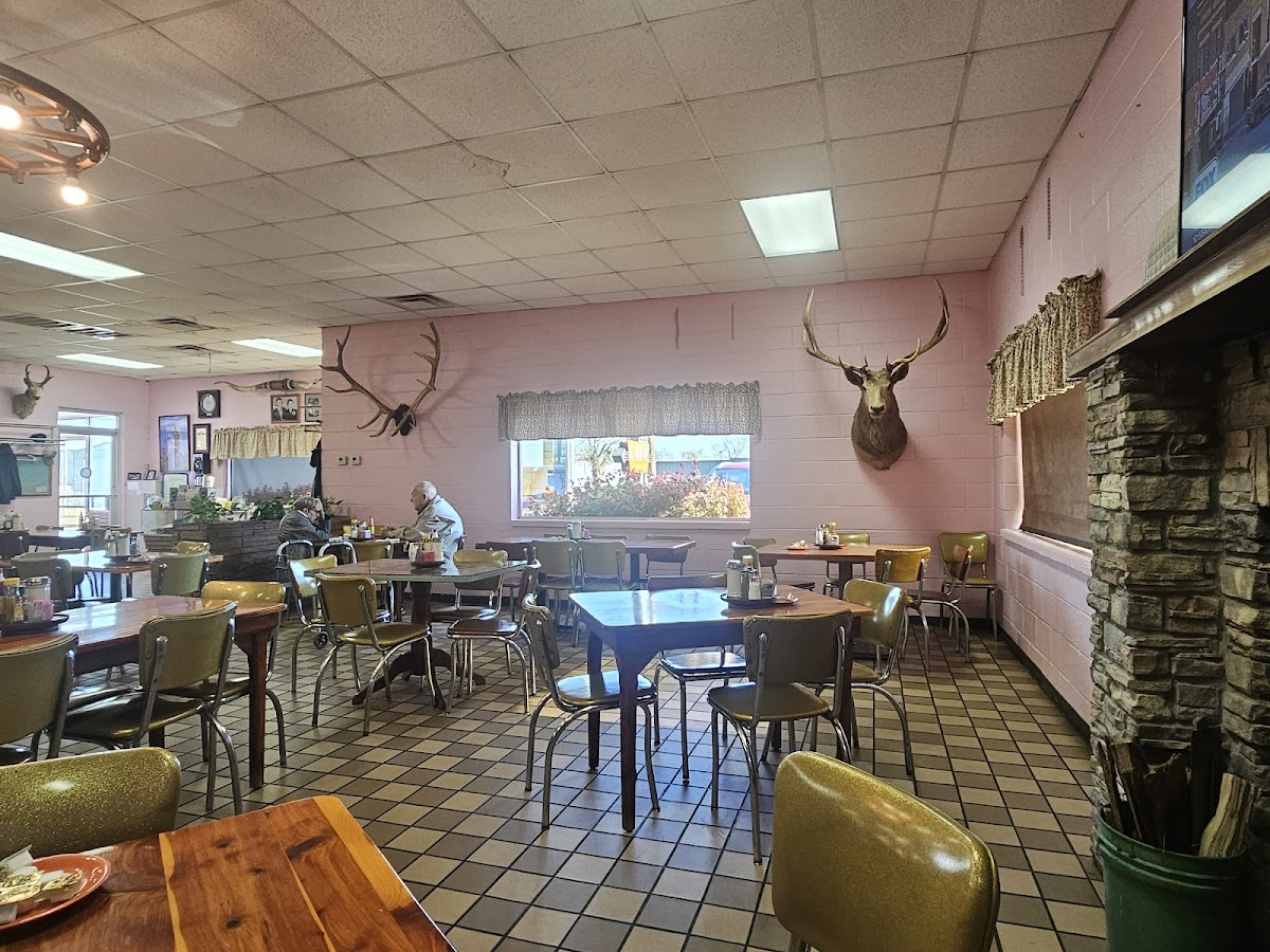 Neal's Cafe - Photo 3