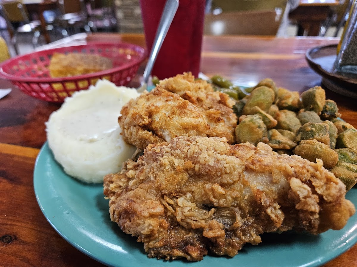 Neal's Cafe - Photo 6