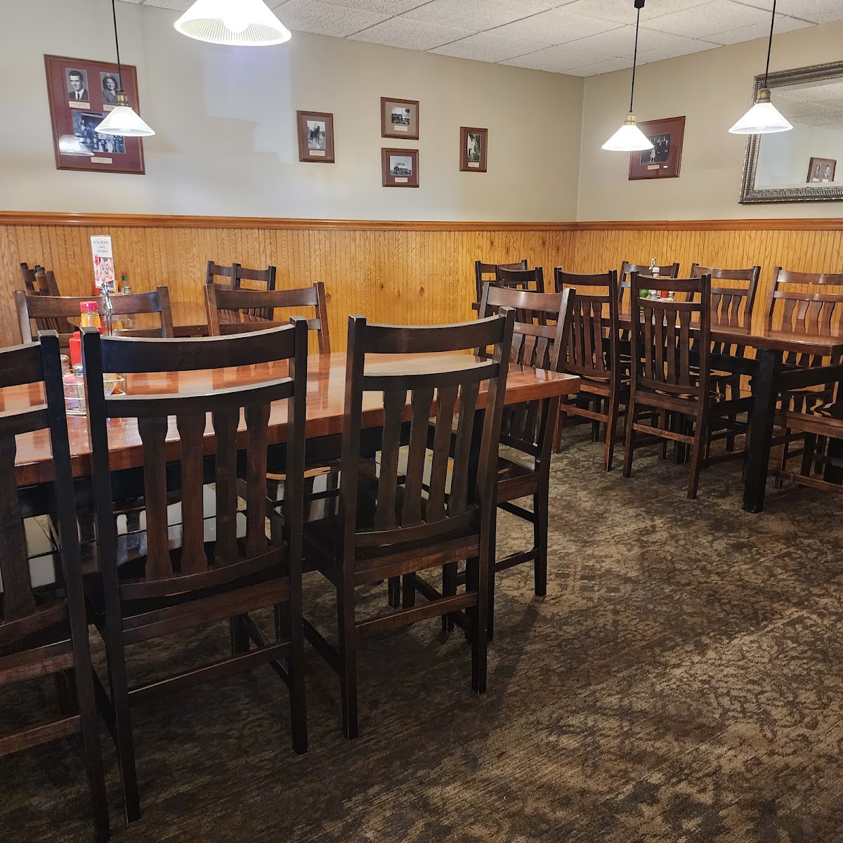 Poppa's Family Restaurant - Photo 2