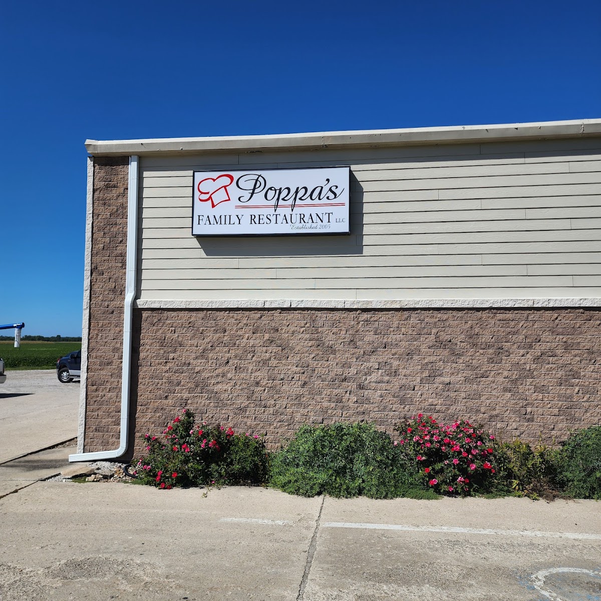 Poppa's Family Restaurant - Photo 3