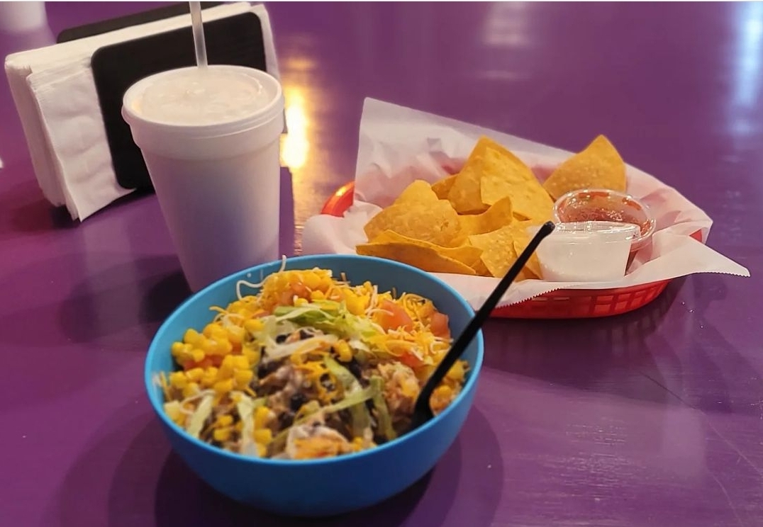 Pepos Burrito Bar - Photo 4