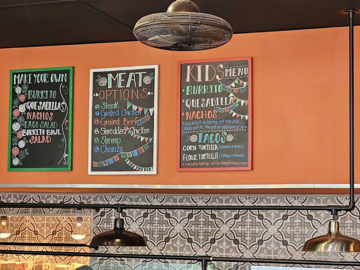 Pepos Burrito Bar - Photo 7