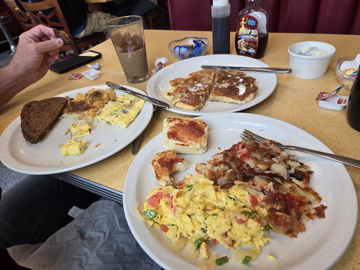 Kim's Family Restaurant - Photo 6