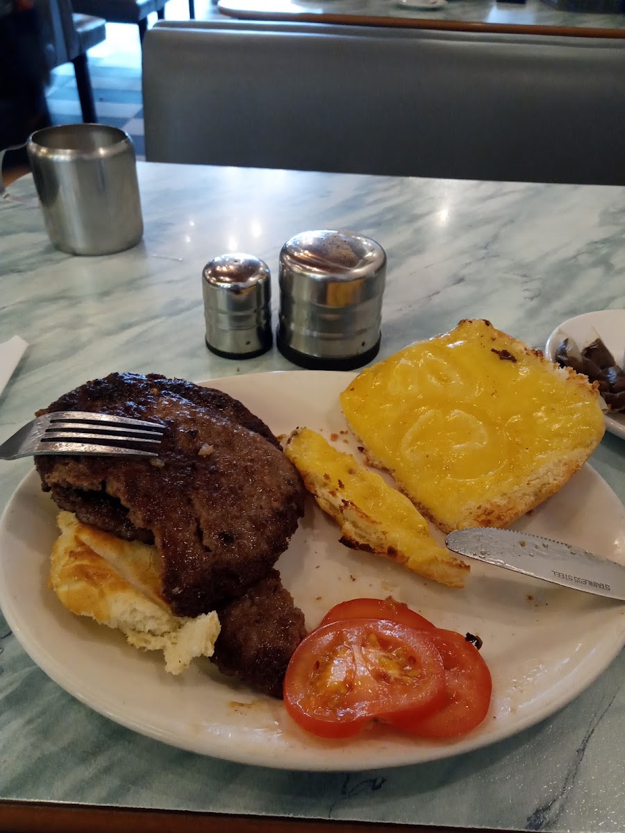 County Grills Restaurant - Photo 6