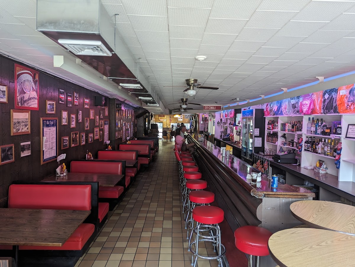 Mulgrew's Tavern and Restaurant - Photo 2