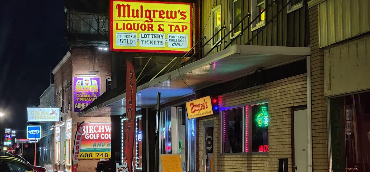 Mulgrew's Tavern and Restaurant - Photo 4