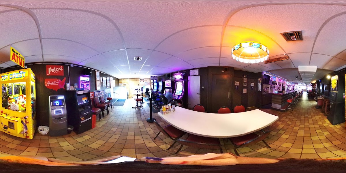 Mulgrew's Tavern and Restaurant - Photo 8