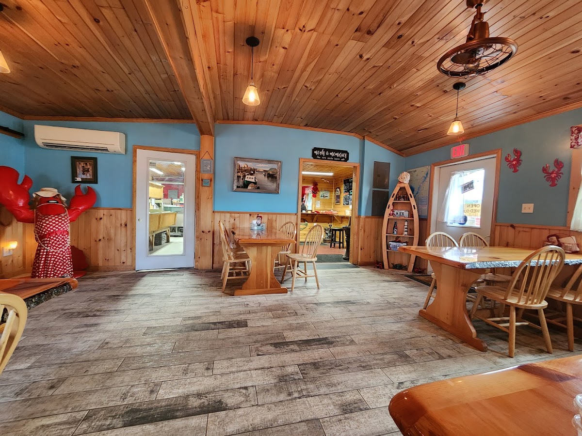 Majek Seafood & Grill