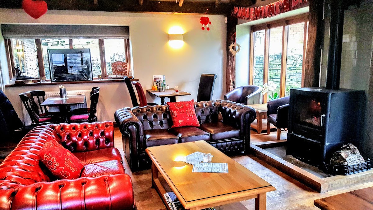 The Fisherman Arms at Docklow Pools - Photo 5