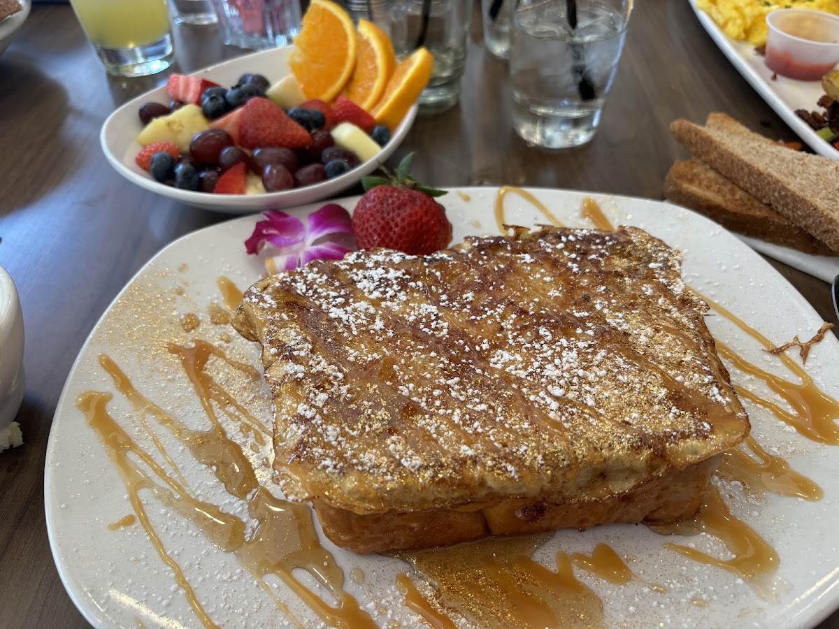 Double Nickel Brunch & Event space - Photo 4
