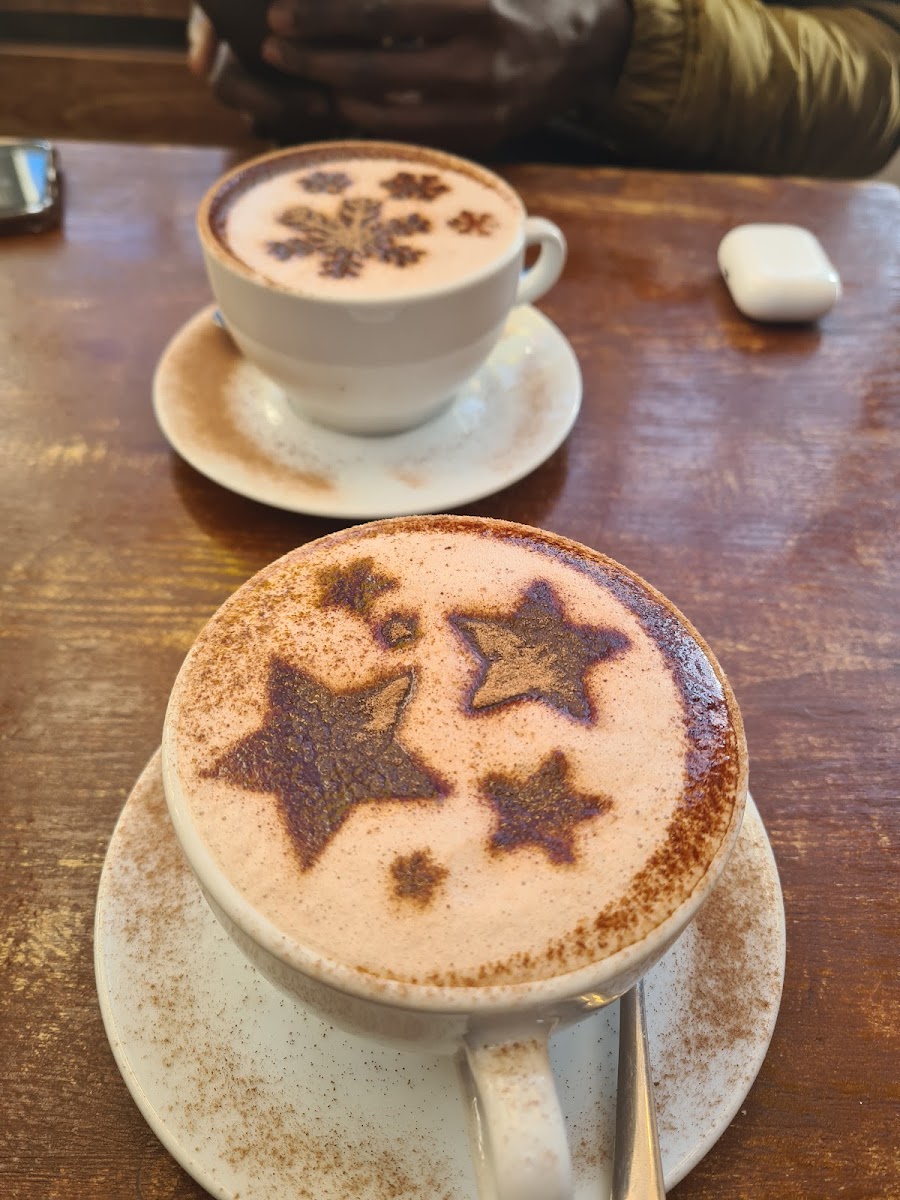 Vivid Café (Ginger Fox Cafe) - Photo 6