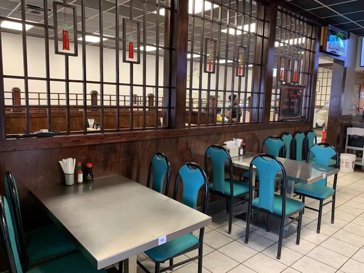 Happy Wok Restaurant - Photo 2