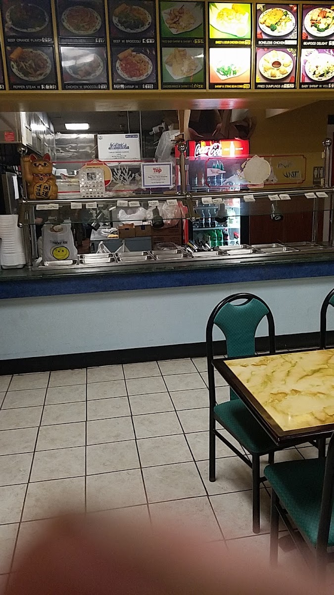 Happy Wok Restaurant - Photo 5