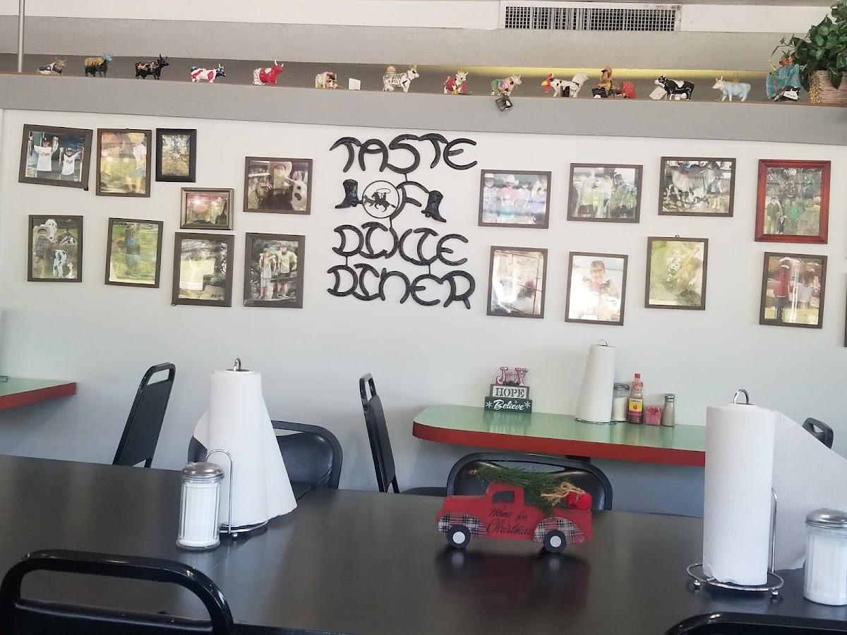 Taste of Dixie Diner - Photo 6