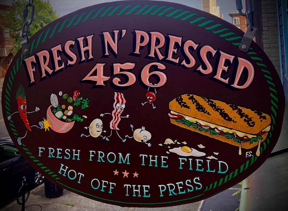 FRESH N' PRESSED - Photo 2