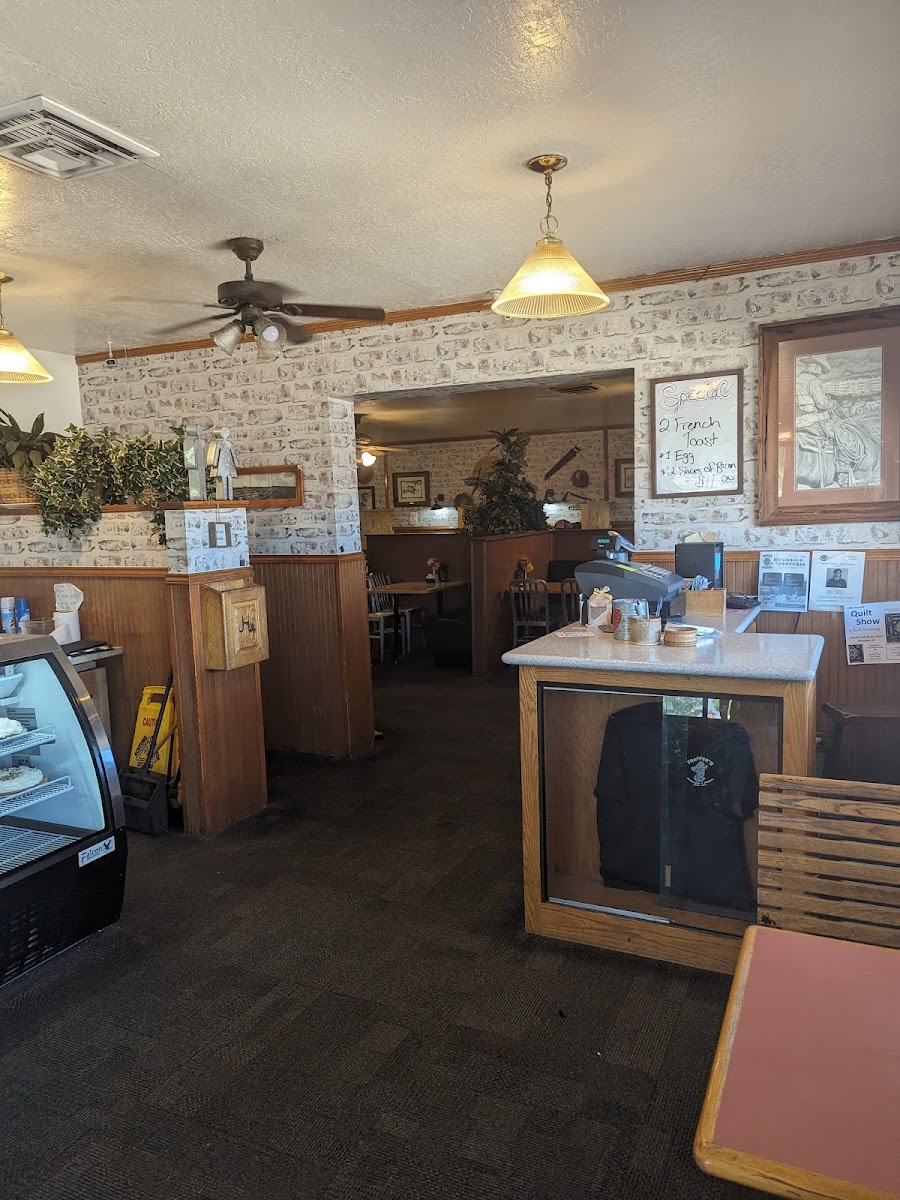 Trapper's Cafe - Photo 2