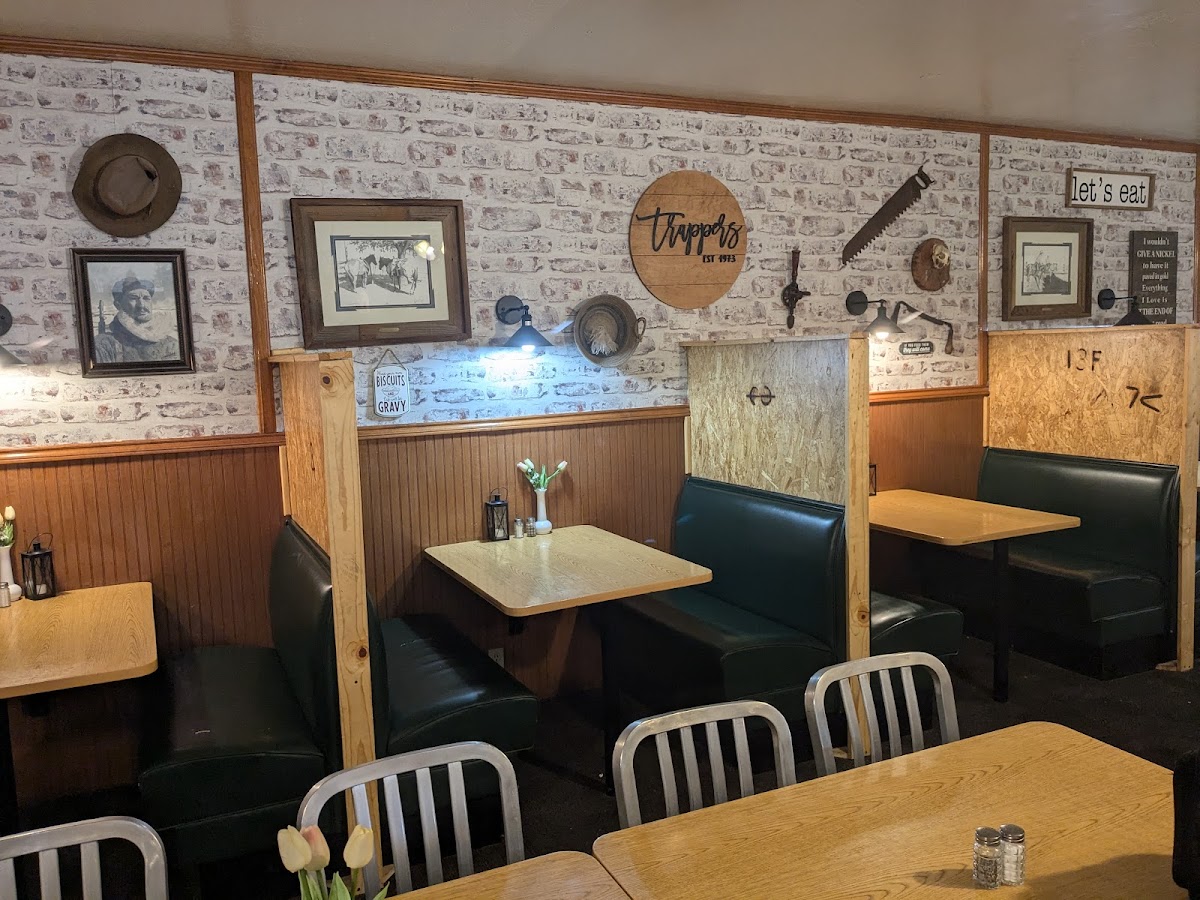 Trapper's Cafe - Photo 7