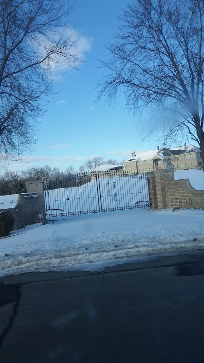 Dayton Bar & Grill - Photo 5