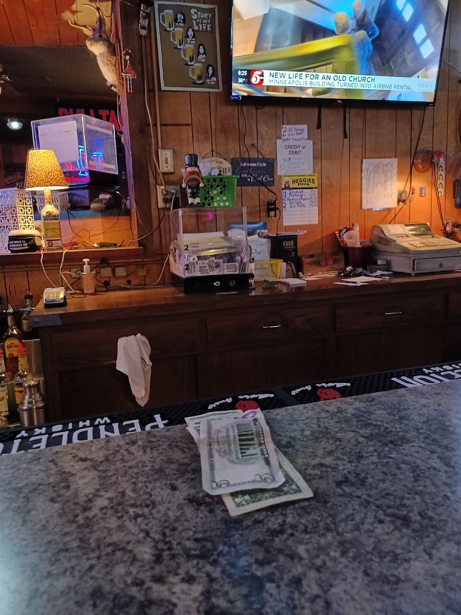 Dayton Bar & Grill - Photo 6