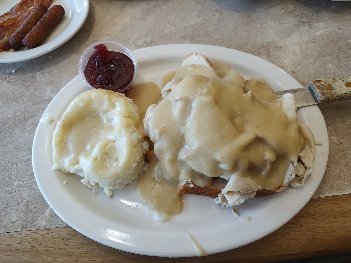 Country Club Diner - Photo 3