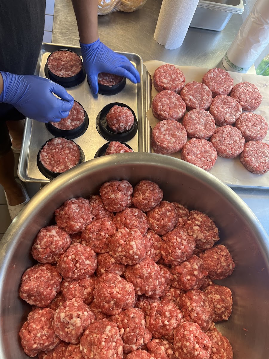 HI BURGER Co. - Photo 3