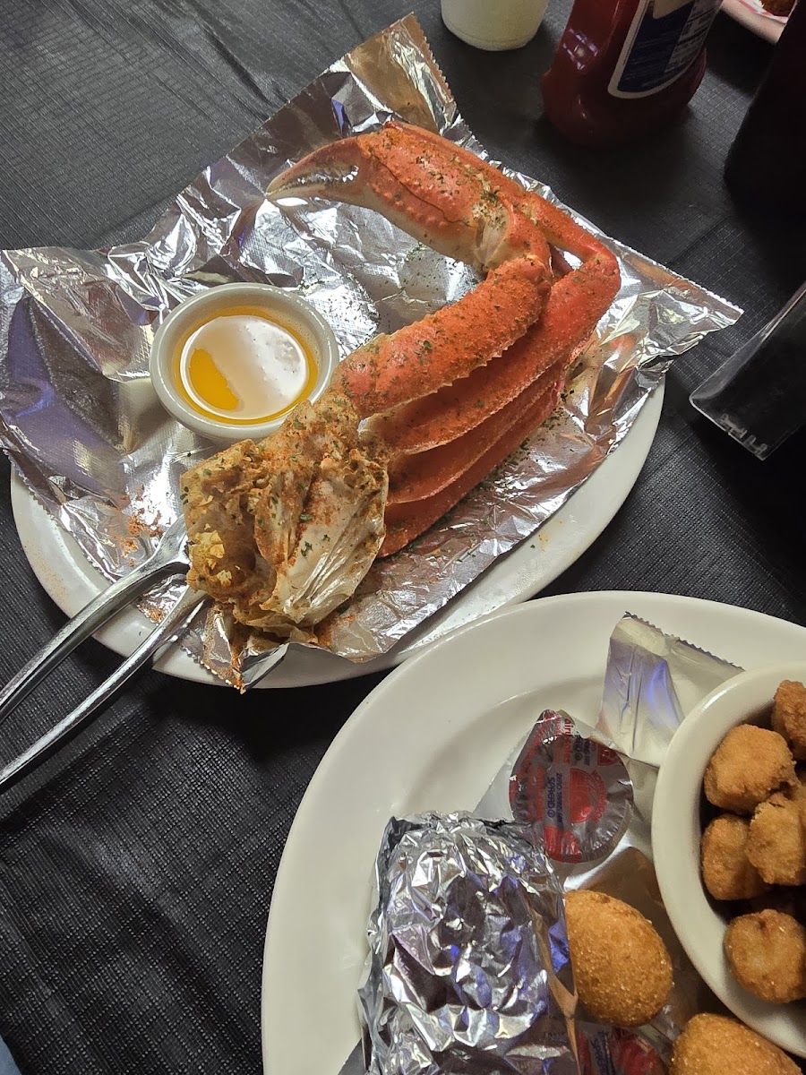 Renee’s Southern Bar & Grill - Photo 4