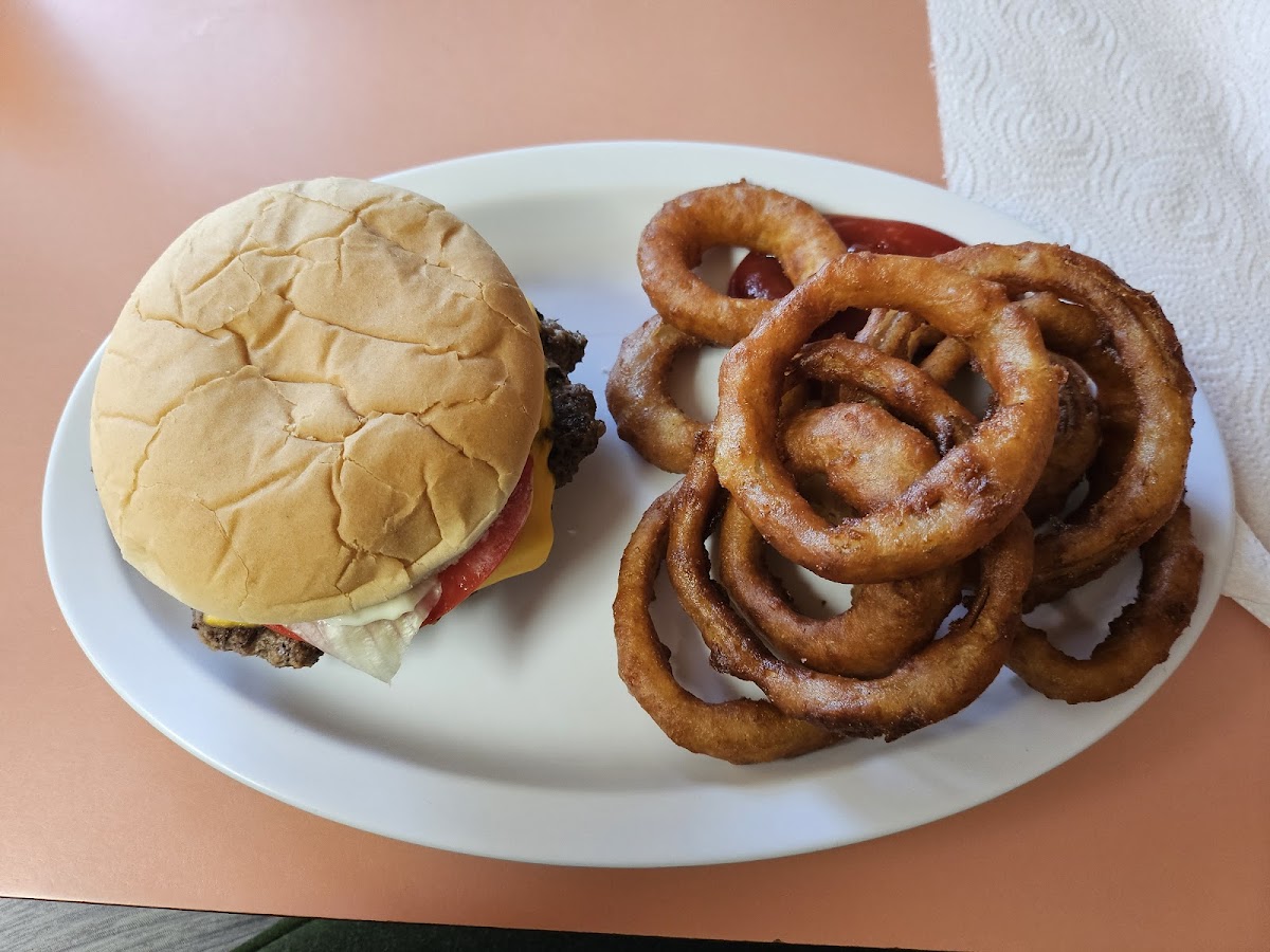 Saddle Mountain Cafe - Photo 2