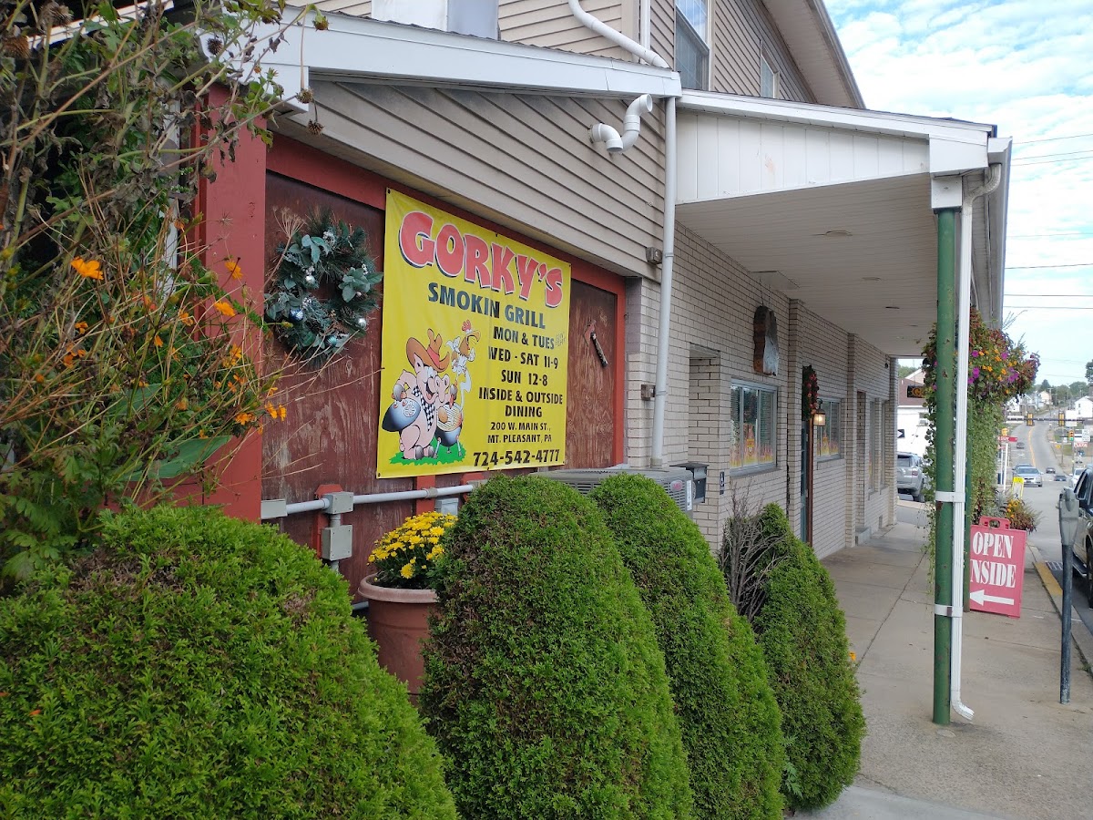 Gorky's Smokin Grill - Photo 6