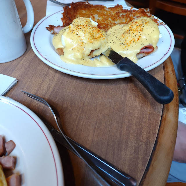 Eggs Benedict
